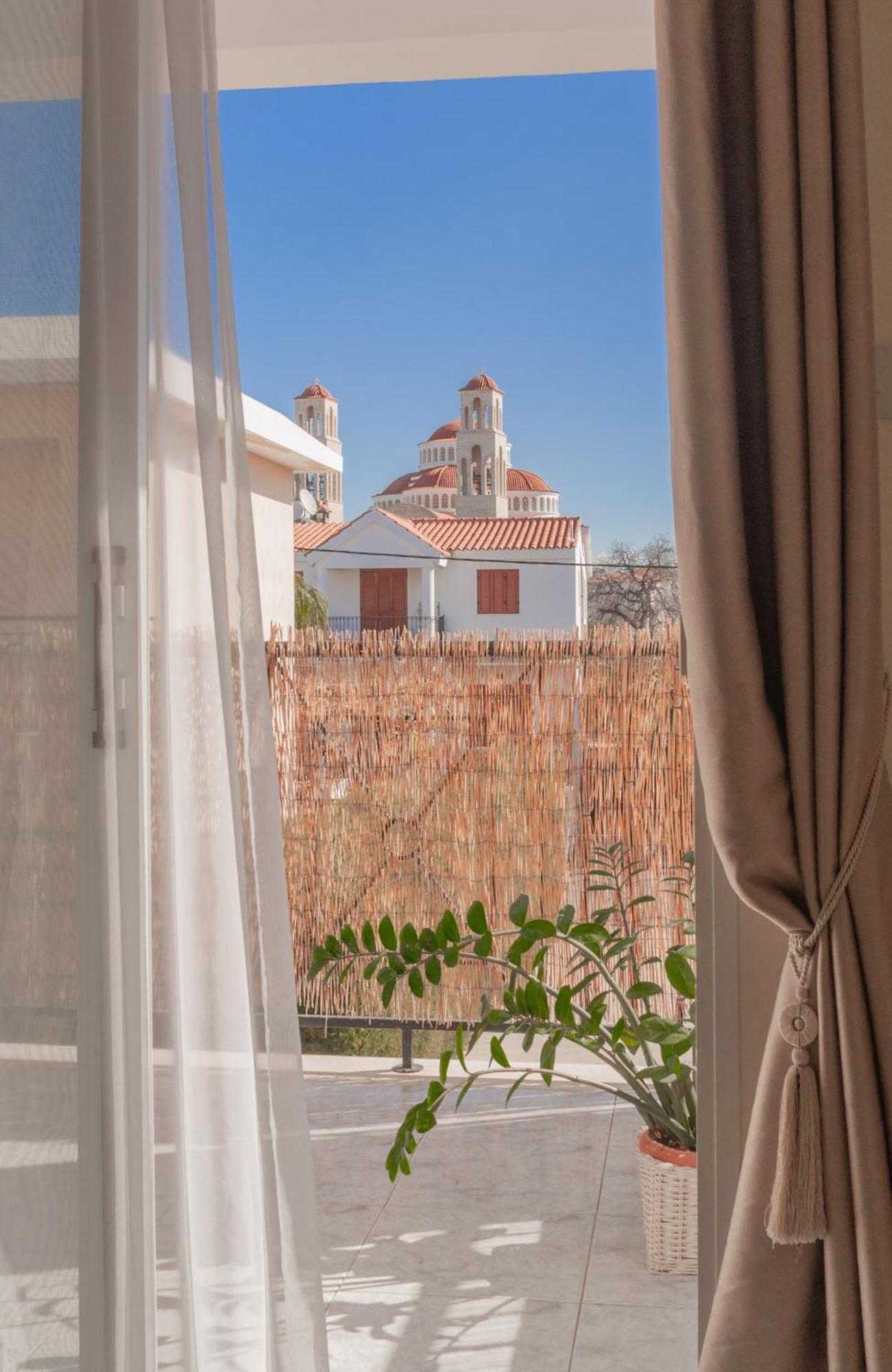 Cozy 1 Bedroom Apartment In Walking Distance To The Municipal Beach Paphos 外观 照片
