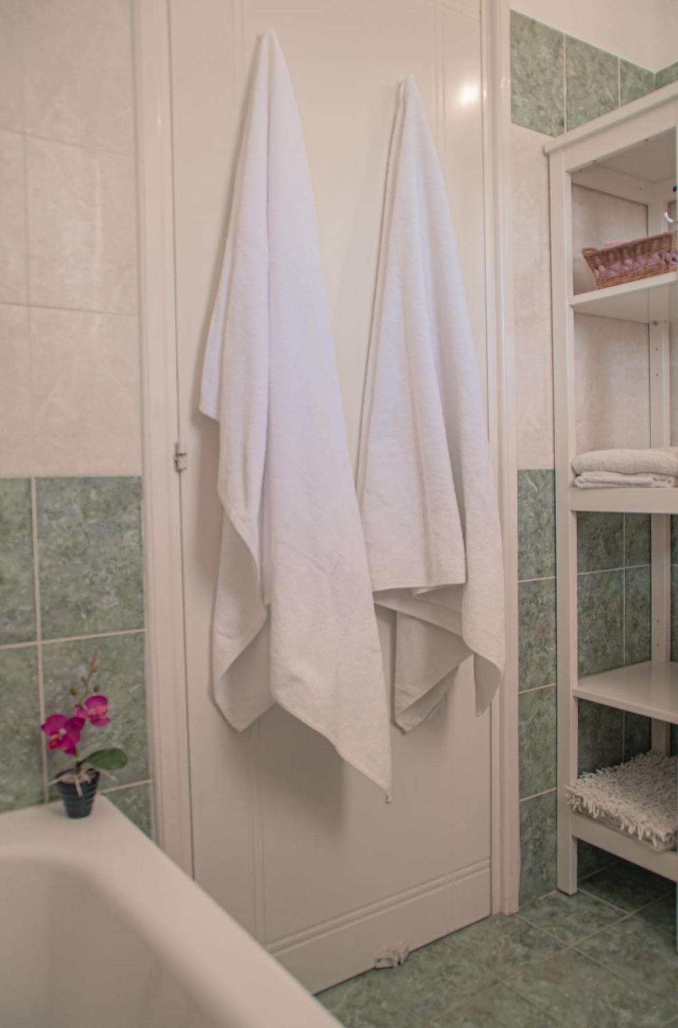 Cozy 1 Bedroom Apartment In Walking Distance To The Municipal Beach Paphos 外观 照片